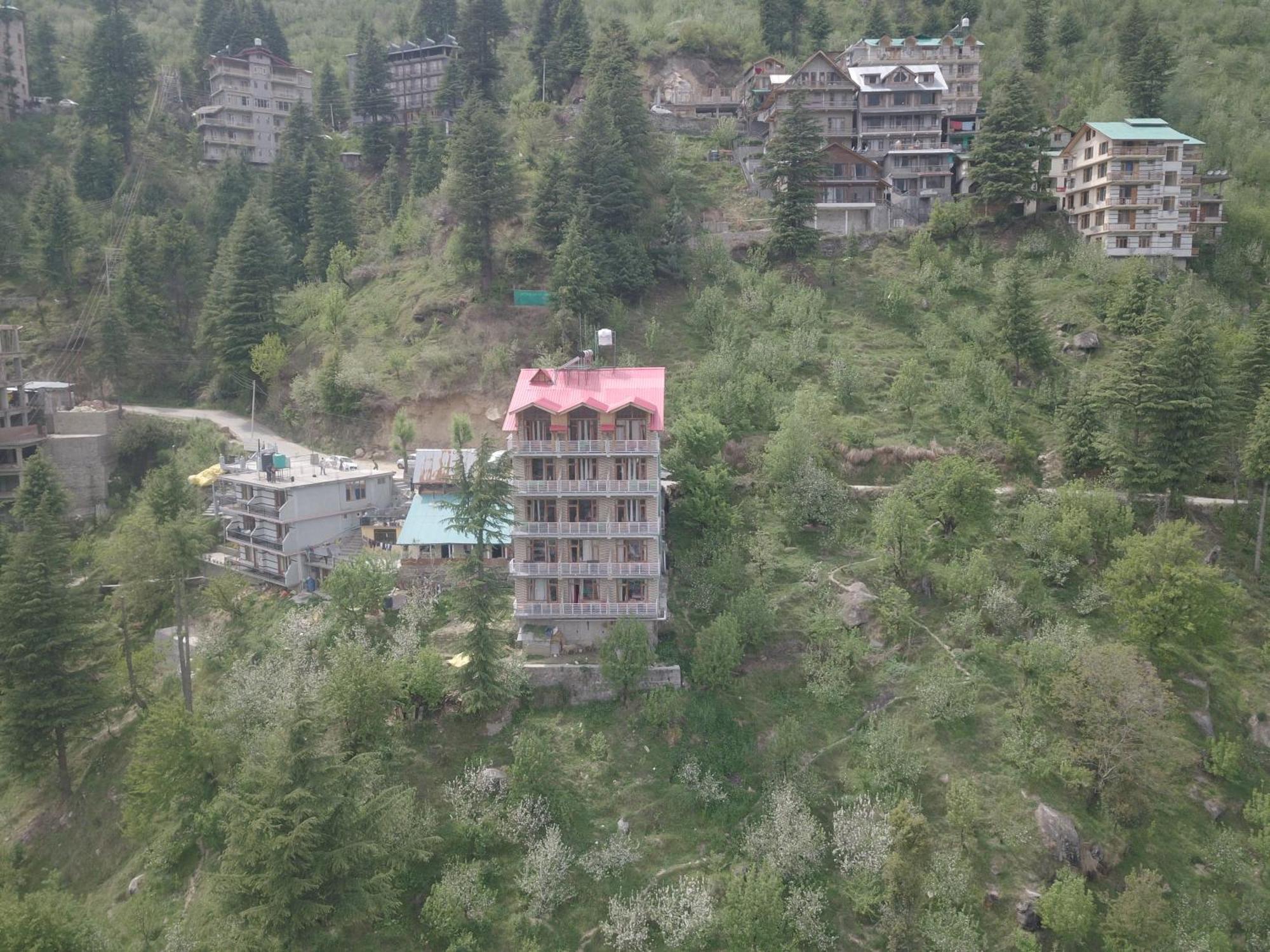 Hotel Seven Hills Manali - Manali (Himachal Pradesh) — Photos 1